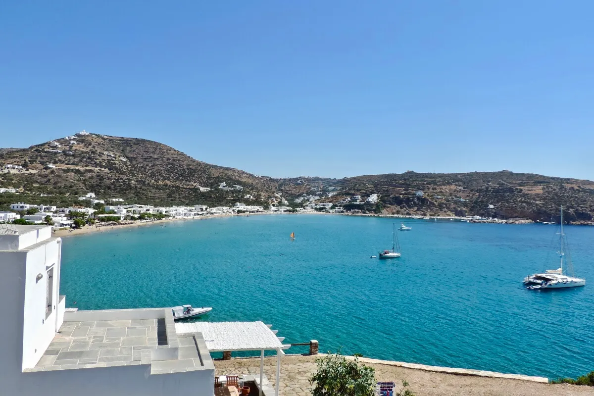 Platis Gialos Beach in Sifnos